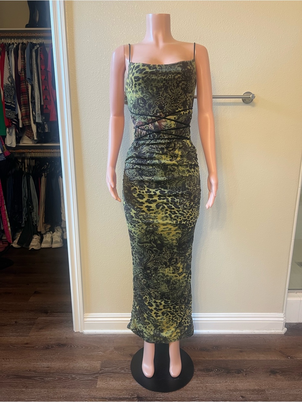 Green Animal Print Bodycon Dress with Spaghetti Straps. Sz 4. Great Stretch